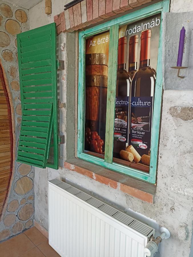 Uj Vilag Apartment Harkany Bagian luar foto