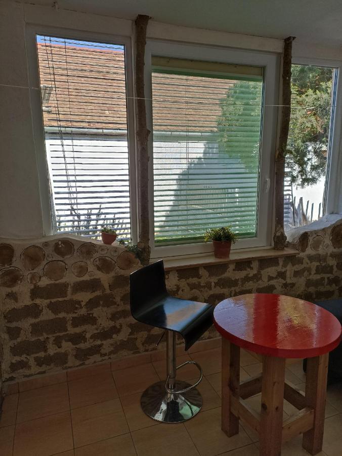 Uj Vilag Apartment Harkany Bagian luar foto