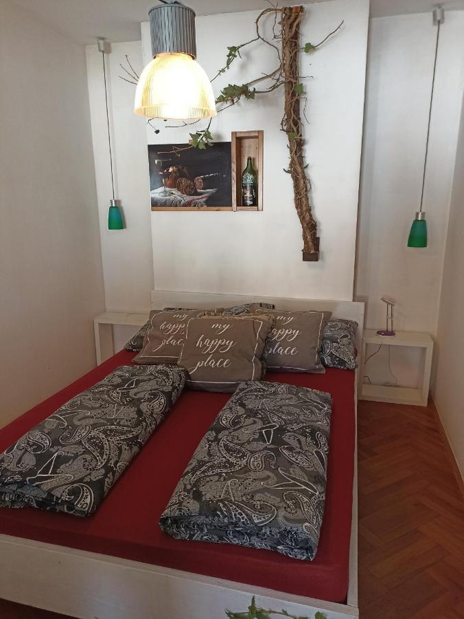 Uj Vilag Apartment Harkany Bagian luar foto