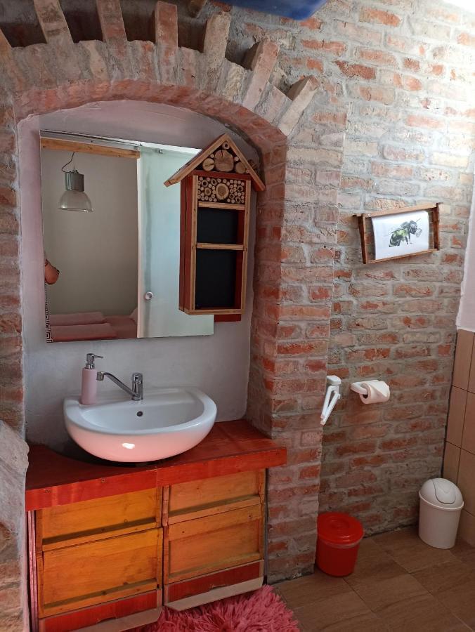 Uj Vilag Apartment Harkany Bagian luar foto